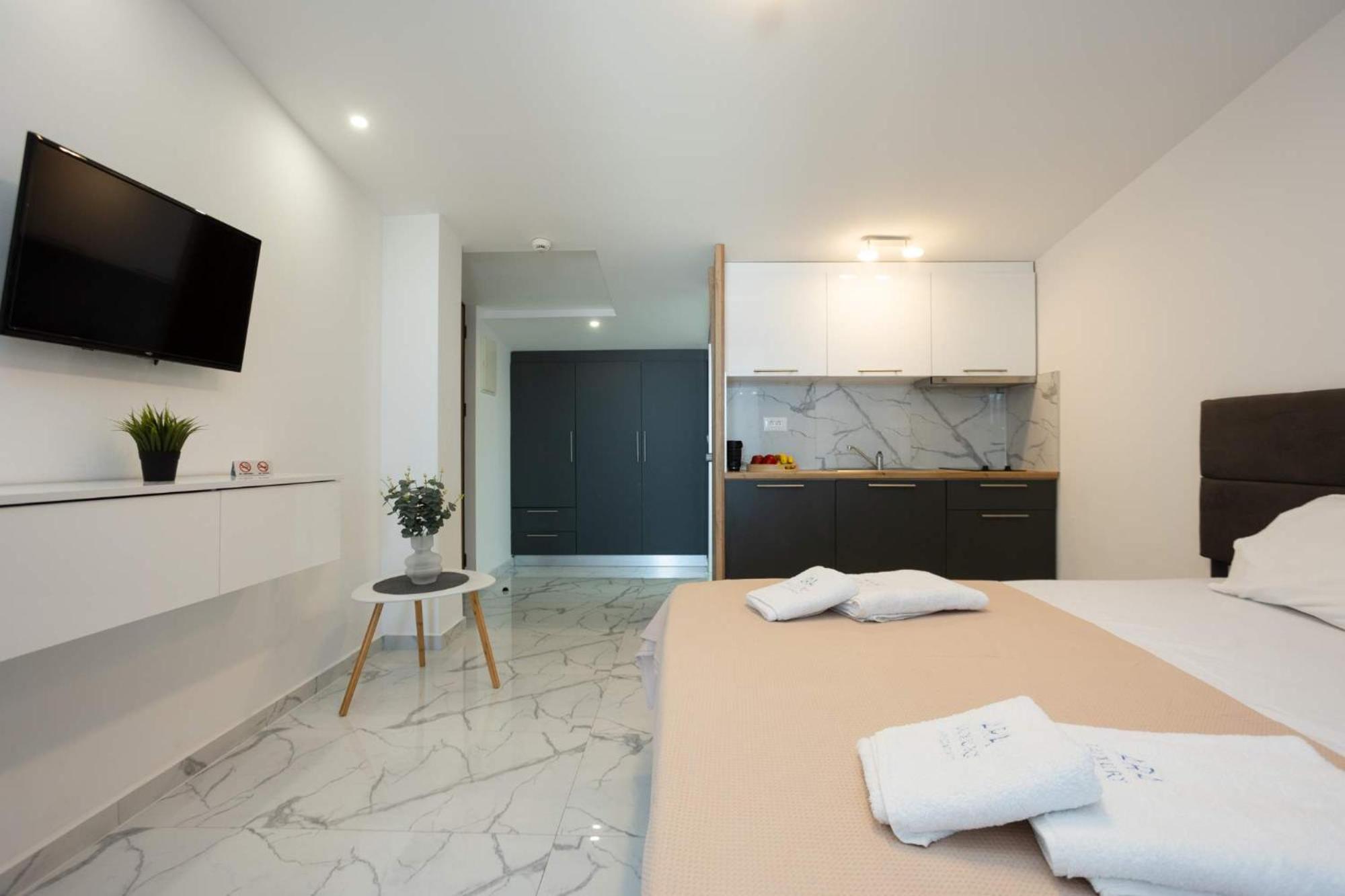 Avgerinos Apartments 波利克罗诺 外观 照片
